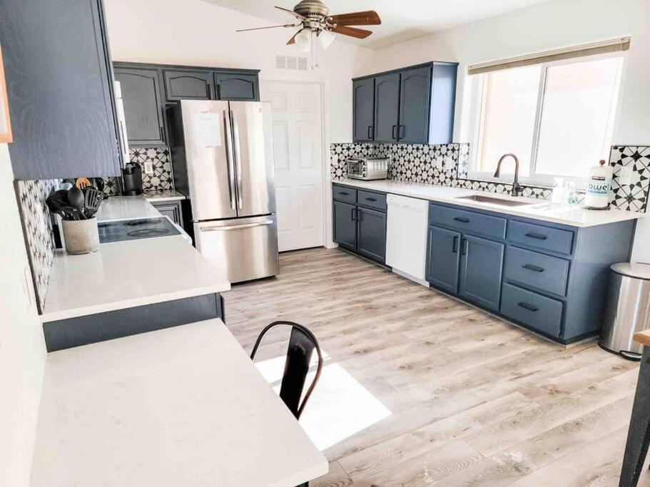 Private View On The Lake Side Of 95! Sleeps 16 Lake Havasu City Ngoại thất bức ảnh